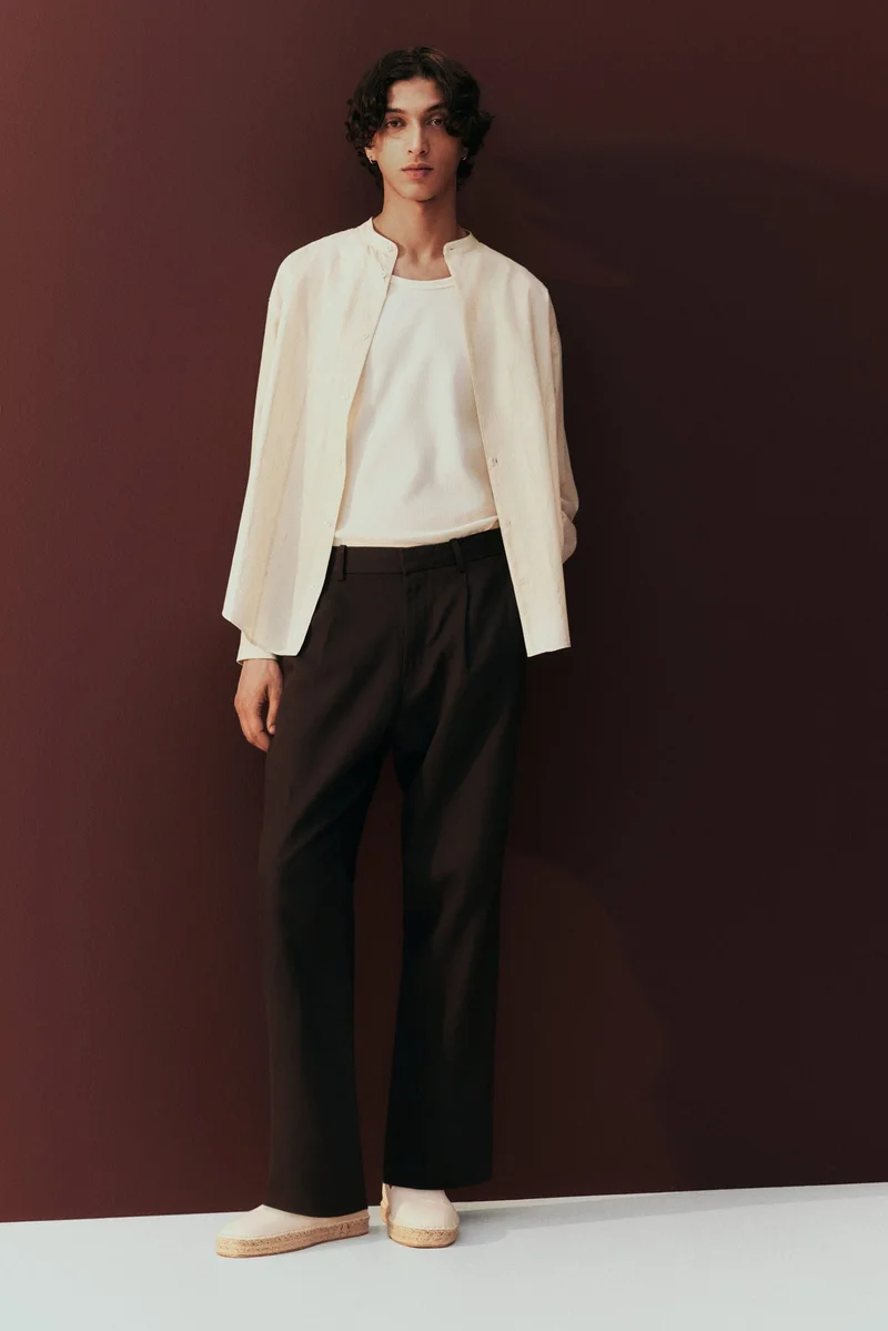 اتش اند ام قميص من مزيج الكتان بقصة عادية